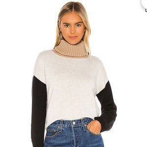 MICHAEL STARS Daria Colorblock Turtleneck Sweater In Heather White Combo